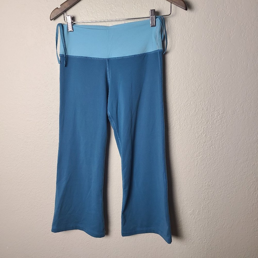 Lululemon Blue Capri Pants Size 4